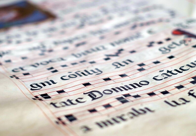 2020-12-01 | Singendes Beten in faszinierender Schlichtheit – Gregorianischer Choral in Theorie und Praxis